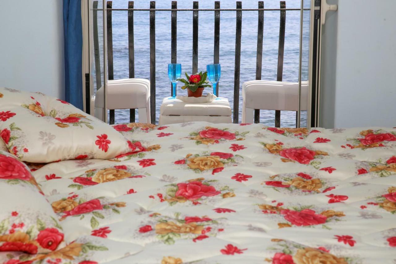 Taorminaxos Lägenhet Giardini Naxos Exteriör bild