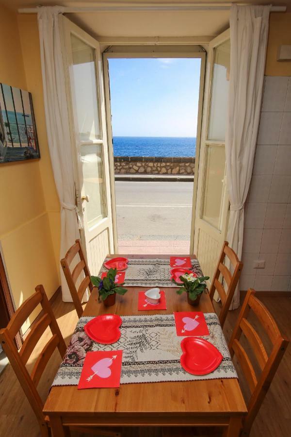 Taorminaxos Lägenhet Giardini Naxos Exteriör bild
