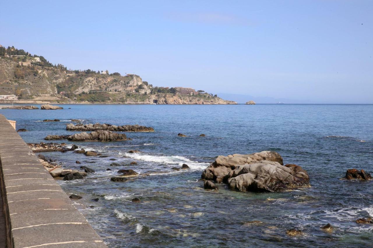 Taorminaxos Lägenhet Giardini Naxos Exteriör bild